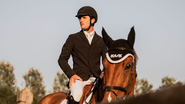 Kask ze standardowym daszkiem KASK Dogma Hunter