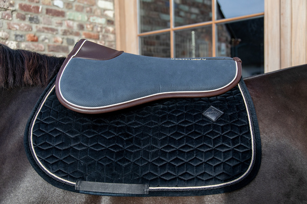 Podkładka pod siodło Kentucky Horsewear Half Pad Absorb