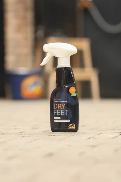 Spray na gnijące strzałki Cavalor Dry Feet