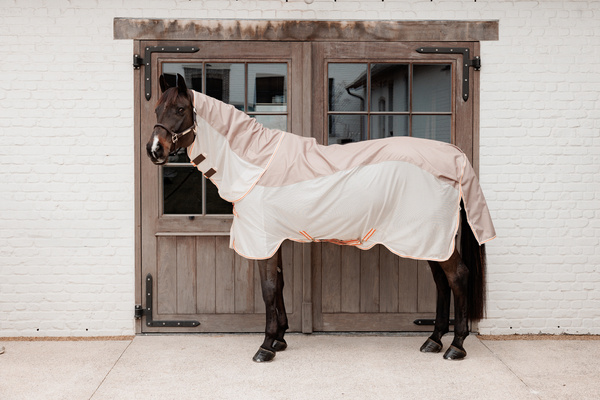 Derka siatkowa przeciw owadom z wodoodpornym grzbietem Kentucky Horsewear Waterproof Combo Fly Rug Comfort