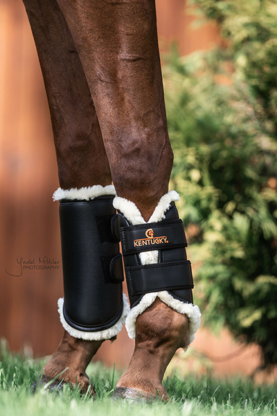 Ochraniacze ujeżdżeniowe z futrem Kentucky Horsewear Turnout Boots Leather - przody