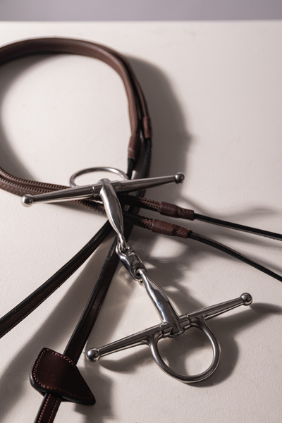 Wędzidło z wąsami Velari Stainless Steel - podwójnie łamane