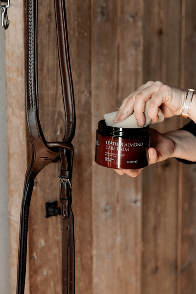 Balsam do skór Grooming Deluxe Leather Almond Care Balm