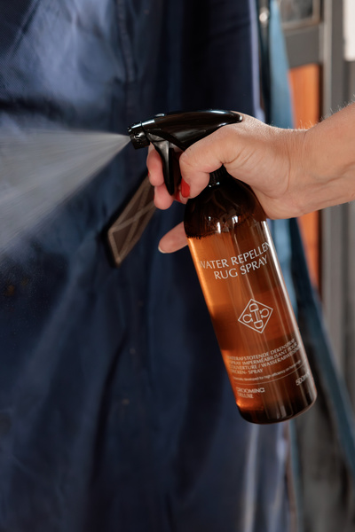 Preparat impregnujący do derek padokowych przywracający wodoodporność Grooming Deluxe Water Repellent Rug Spray