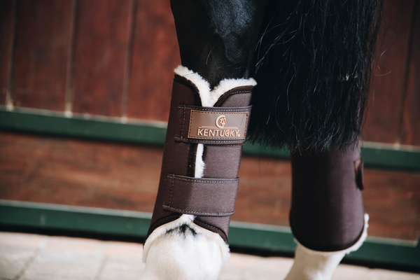 Ochraniacze treningowe z futrem na przednie nogi Kentucky Horsewear Turnout Boots Solimbra