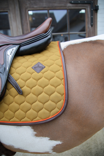 Czaprak wszechstronny Kentucky Horsewear Onion Quilt Neon Leather
