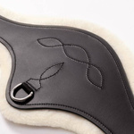 Popręg anatomiczny z futrem Kavalkade Foster Casper