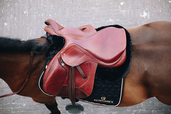Podkładka pod siodło Kentucky Horsewear Sheepskin Half Pad Anatomic Absorb