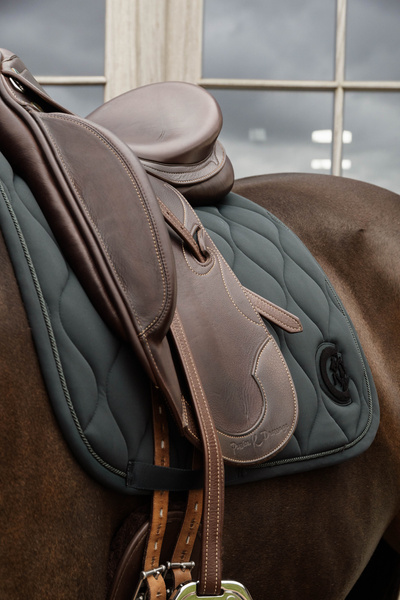 Czaprak ujeżdżeniowy Kentucky Horsewear Wave