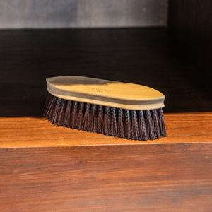 Szczotka z twardym włosiem Grooming Deluxe Short Hard