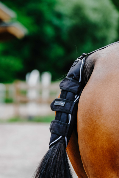 Ochraniacz na ogon z paskiem na szyje EQUITHÈME TYREX 600D