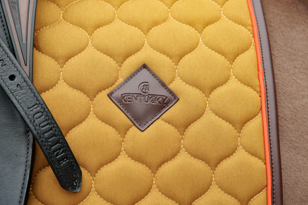 Czaprak ujeżdżeniowy Kentucky Horsewear Onion Quilt Neon Leather