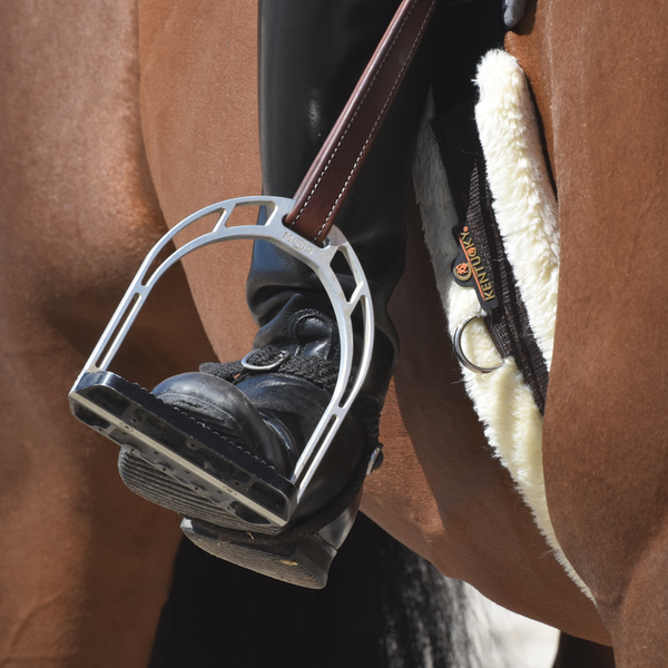 Popręg z futrem syntetycznym Kentucky Horsewear Sheepskin Girth
