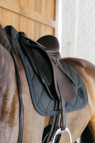 Czaprak ujeżdżeniowy Kentucky Horsewear Wave