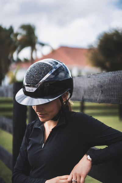 Kask ze standardowym daszkiem KASK Dogma Pure Shine Volcano