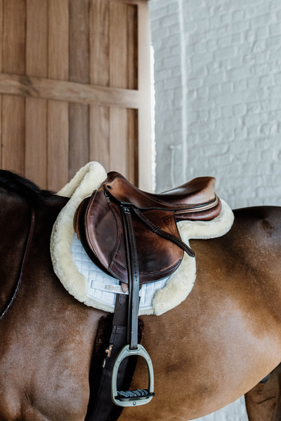 Czaprak wszechstronny Kentucky Horsewear Hunter Vegan Sheepskin