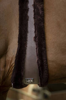 Popręg anatomiczny z futrem Norton XTR 