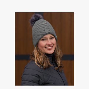 Czapka zimowa z pomponem QHP Jayda