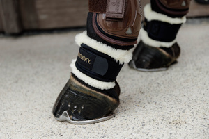 Opaski na pęciny z futrem Kentucky Horsewear Sheepskin Pastern Wraps