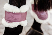 Ochraniacze tylne z futrem Kentucky Horsewear Young Horse TPU - RÓŻOWE