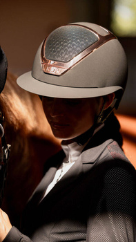 Kask z szerokim daszkiem KASK Star Lady Chrome