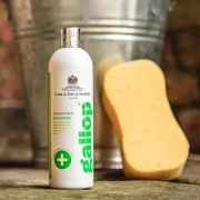 Szampon dla koni z problemami skórnymi Carr & Day & Martin Gallop Medicated Shampoo