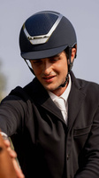 Kask ze standardowym daszkiem KASK Dogma Chrome